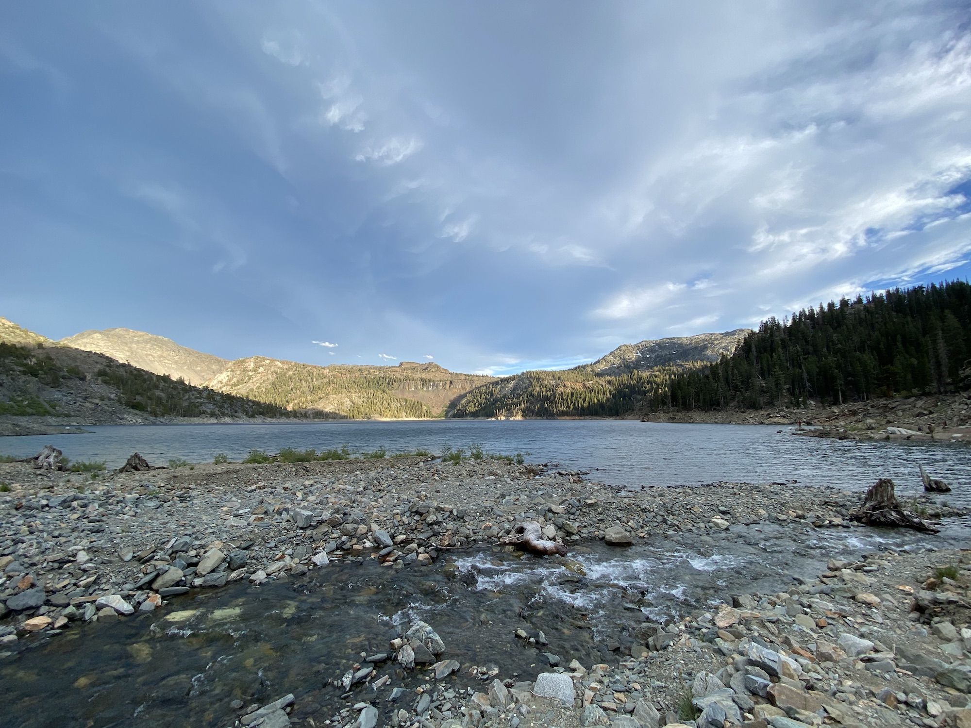 A small stream flowing into Gem Lake