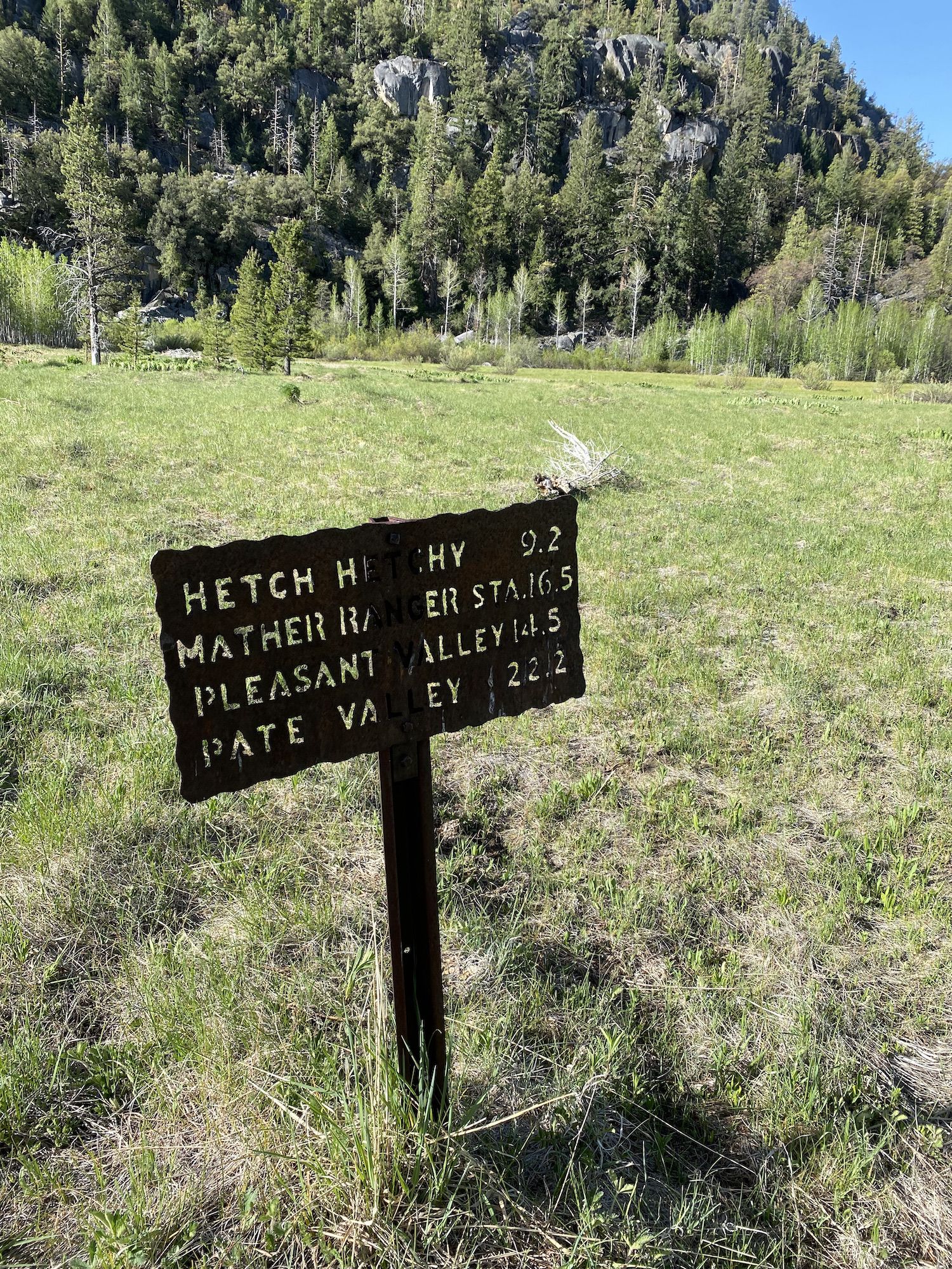 A sign saying 9.2 miles to Hetch Hetchy